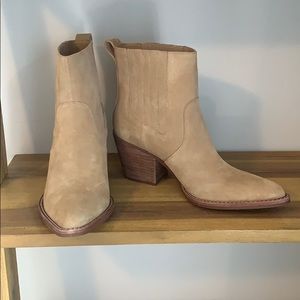NEVER WORN JCrew Western Boots in Tan Suede